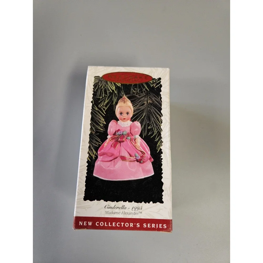 Cinderella Madame Alexand Christmas Disney Hallmark Keepsake Ornament New In Box